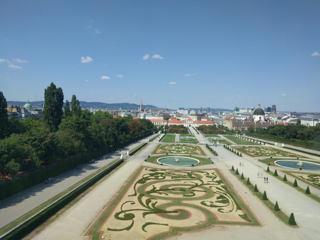 Vue des jardins du musée du Belvédère à Vienne
