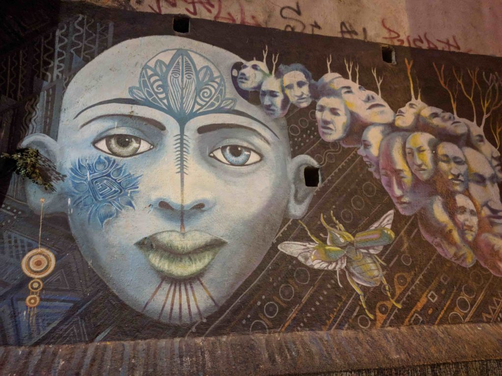 street art tetes valparaiso chili
