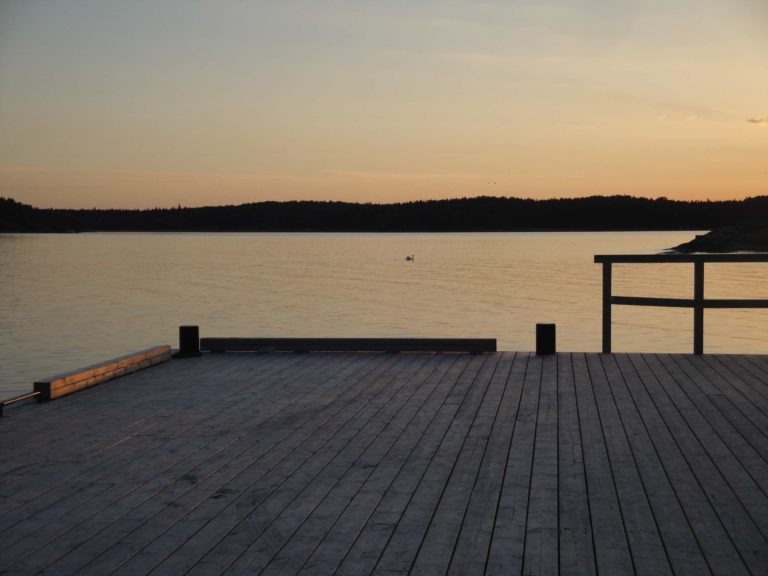 coucher de soleil sur lac finlande
