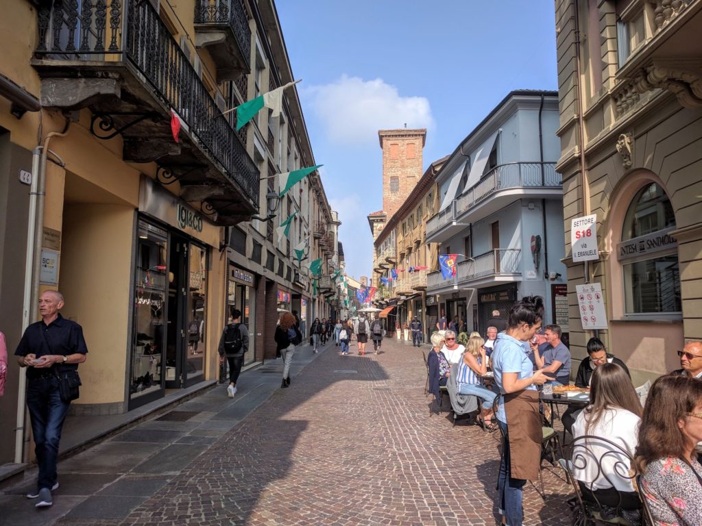 rues alba piemont italie