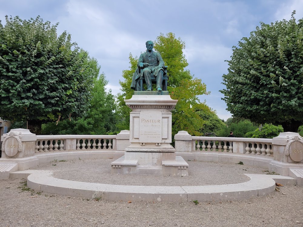 statue louis pasteur arbois jura