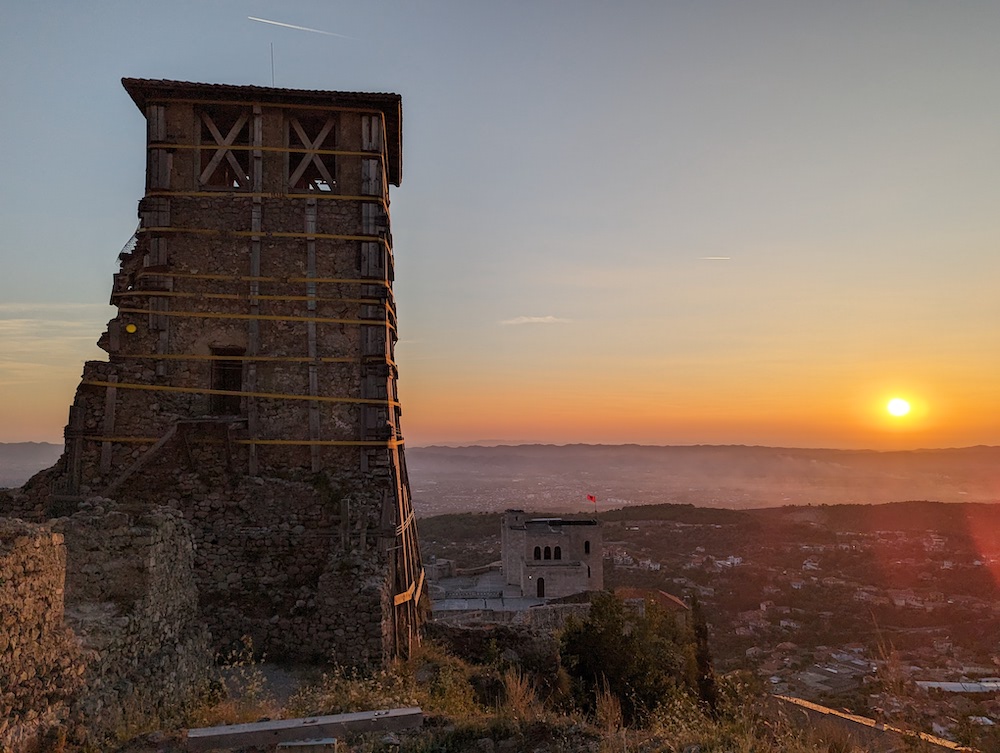 coucher de soleil du haut de la forteresse de kruje