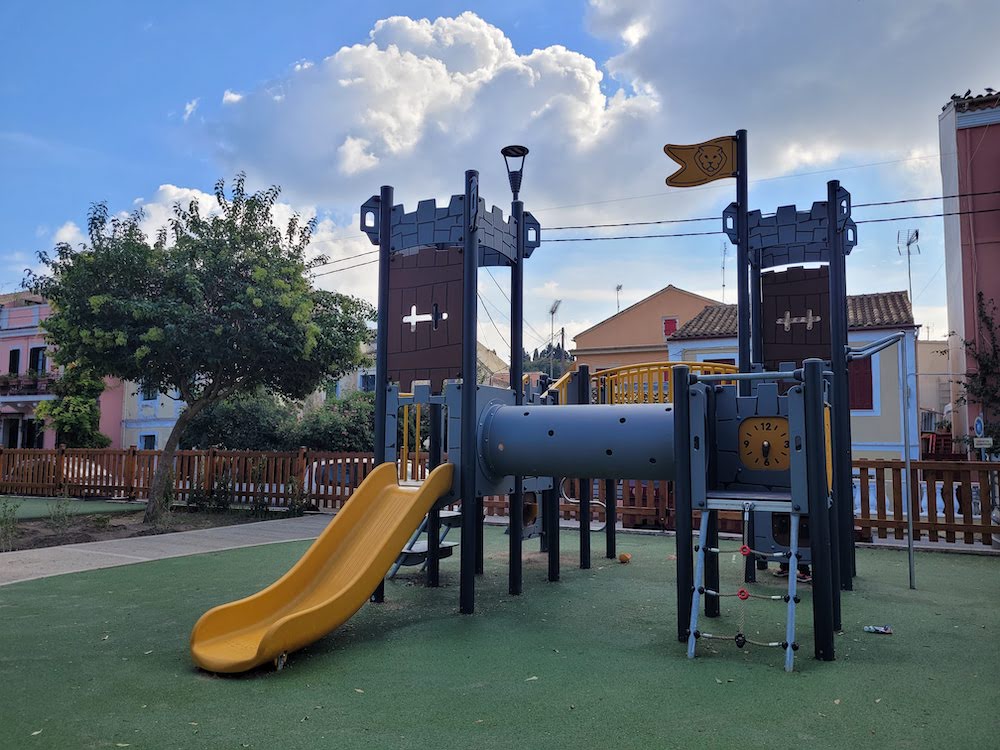 aire de jeux moulin corfou