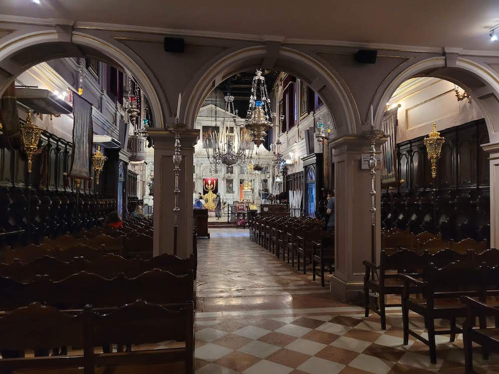 interieur eglise saint spyridon