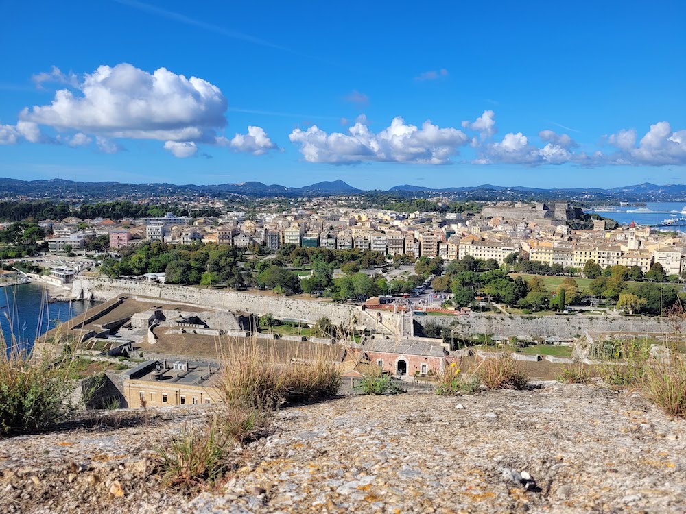 vue ville du haut de la vieille forteresse