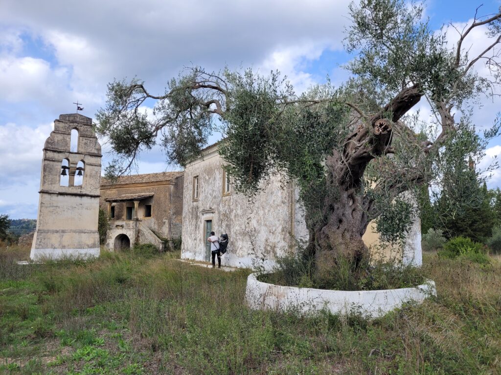 eglise en ruine près de Xanthates