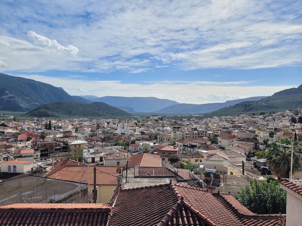 vue sur amfissa