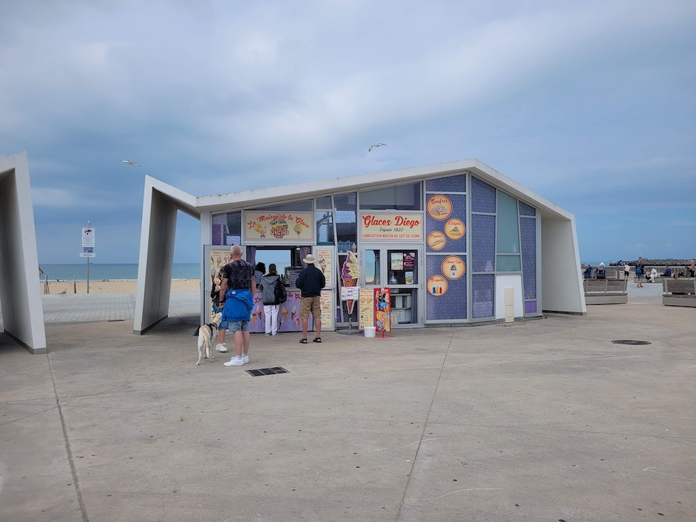 les glaces diego sur le front de mer