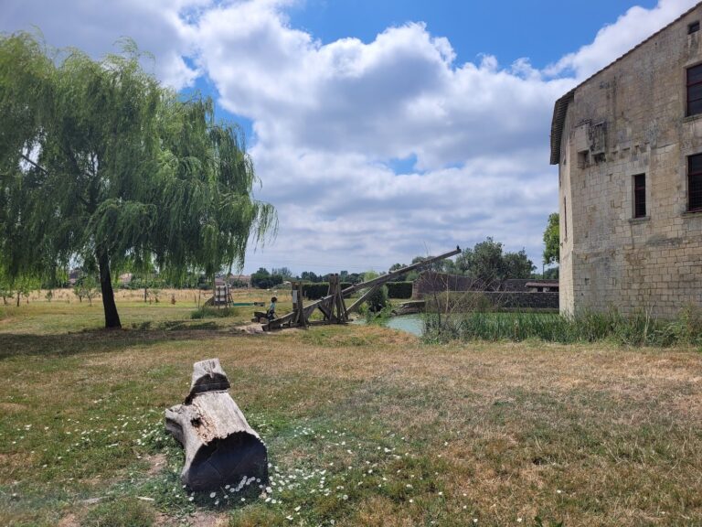 visiter le château de mélusine