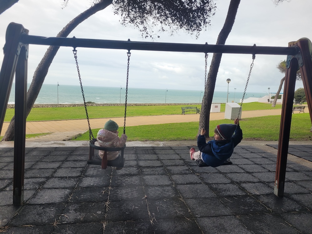 balancoires face a la mer parque de los atalayes