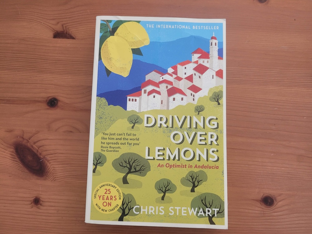 livre de voyage driving over lemons de Chris Stewart